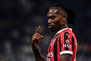 每体：巴萨得知米兰愿7000万欧+浮动卖莱奥，视其为第三候选目标