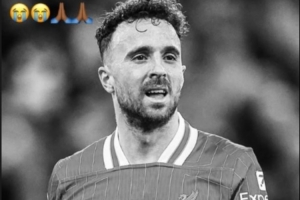 玉昆外援小奥斯卡晒黑白照悼念若塔，配上“哭泣”和“祈祷”表情