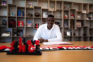 glow-kaiyun.com-官方：19岁曼城中卫朱马-巴租借加盟尼斯，为期一年