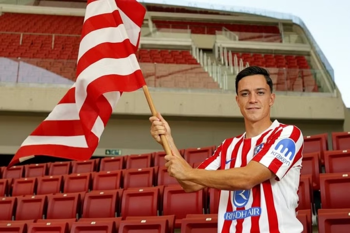 glow-kaiyun.com-拉斯帕多里坦言加盟马竞如梦似幻，身披红白战袍倍感荣耀与欣喜