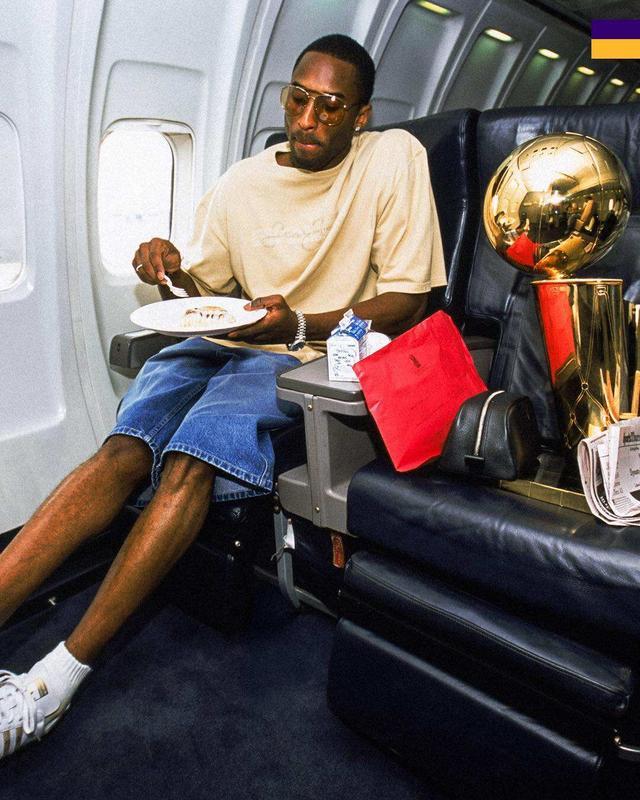 开云网站-湖人晒图纪念队史名宿科比47岁生日：5届总冠军 2届FMVP