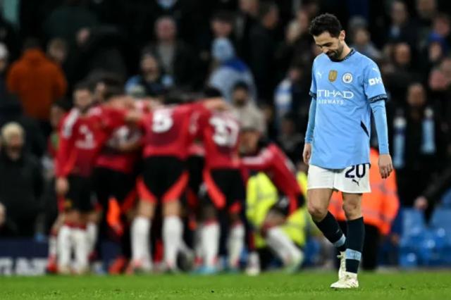 开云网站-B席：最后关头踢得像U15 我们为愚蠢错误付出代价