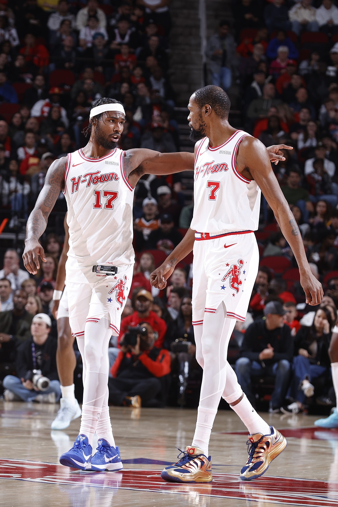 glow-kaiyun.com-杜兰特：对无限换防阵容期待已久 我们的阵容能大能小很有弹性